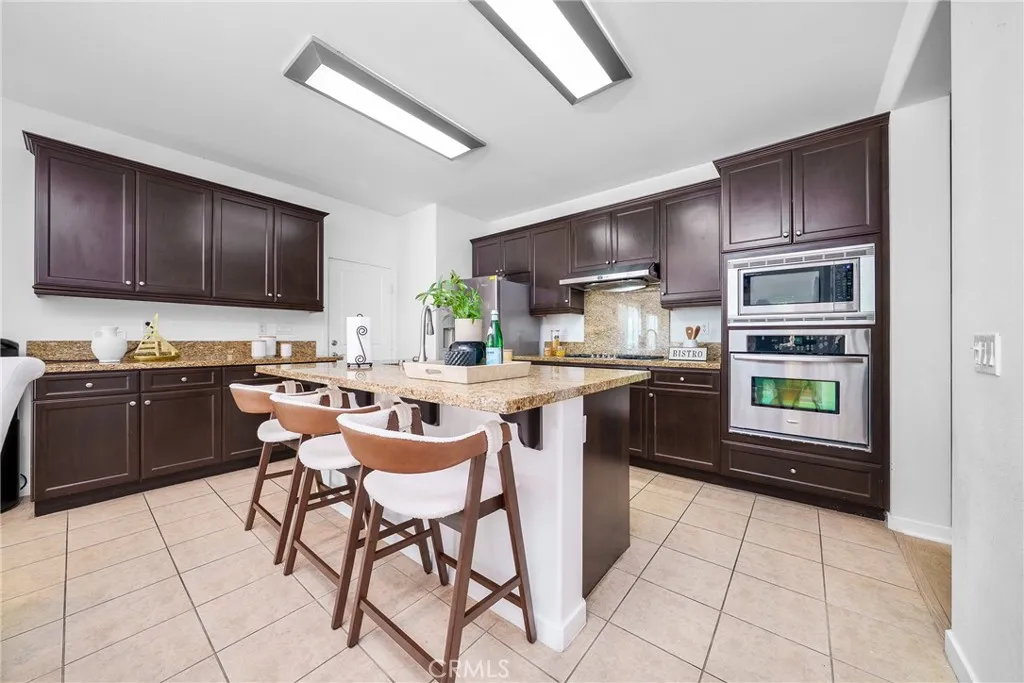 907 N Cornejo Way, Azusa, California 91702 home-pic-6